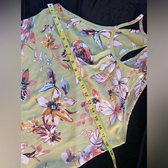 Small Lime green Halter/tank (no brand tag) can fit M/L - Picture 4 of 5